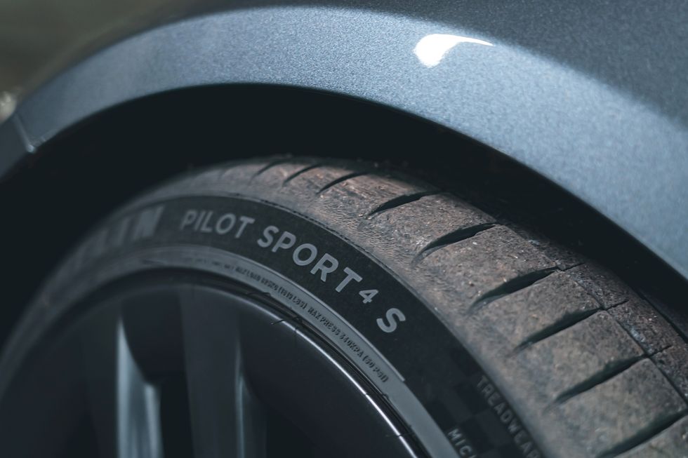 Фотография Tesla Plaid (9 слайд)